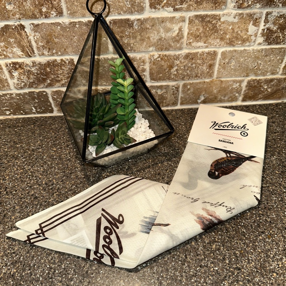 Woolrich x Target Cream Bird Motif Bandana - Picture 7 of 8